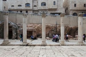 ה"קארדו" - הרחוב שבנו הרומים בסגנון רומי באילייה-קפיטולינה, היא ירושלים לאחר שינוי שמה בידיהם.